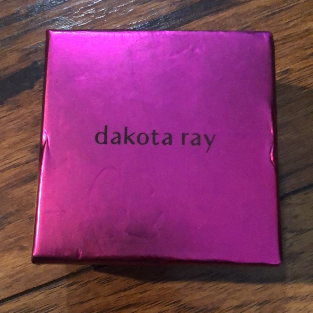 COPY - BRAND NEW NECKLACE! NIB! THE BOX HAS SOME DENTS! NWT! SMOKE FREE HOME! - Picture 3 of 5
